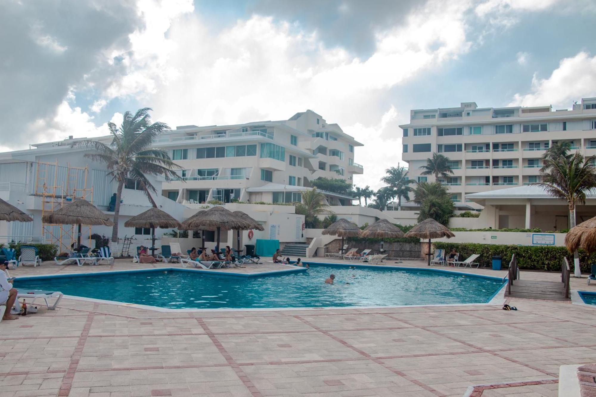 Beachfront Apartments Cancun Exterior photo
