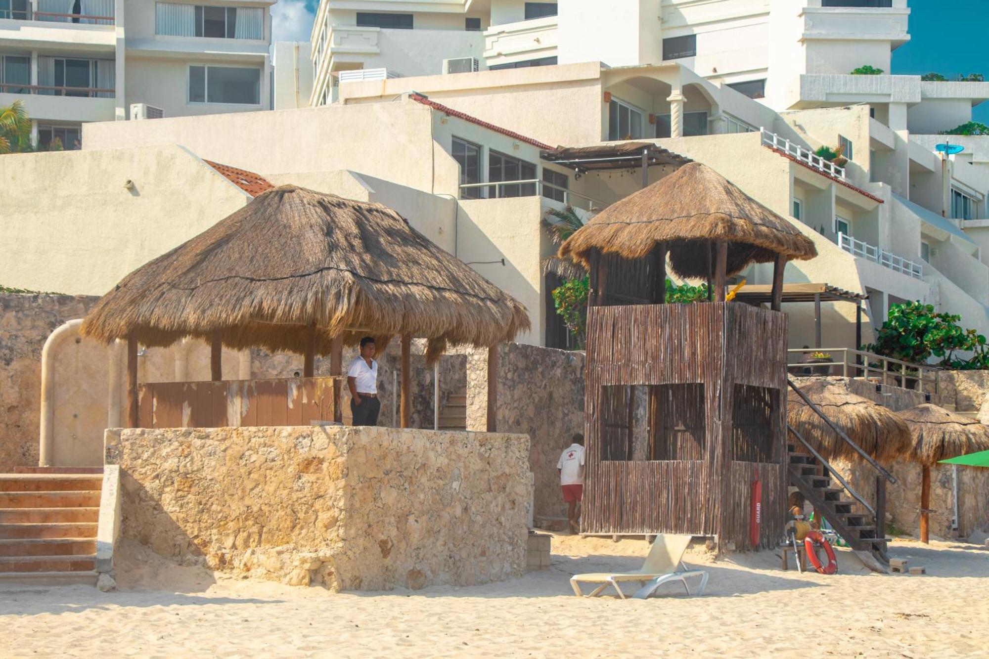 Beachfront Apartments Cancun Exterior photo