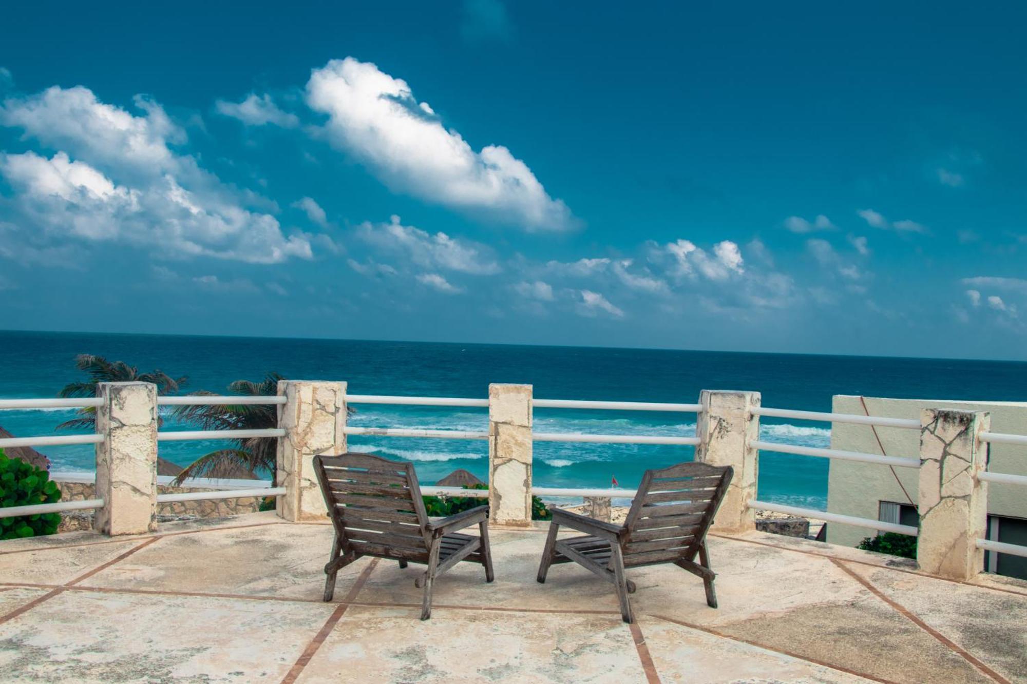 Beachfront Apartments Cancun Exterior photo